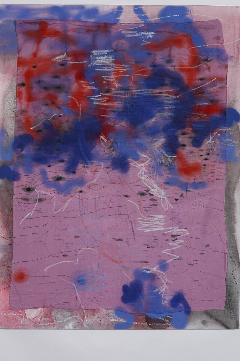 "afloat",  Kreide, Tusche, Buntstift und Acrylspray auf Seidenstoff, gespannt auf Leinwand, 2018